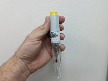 Prag, Çek Cumhuriyeti - 10 Temmuz 2024: METHOTREXATE aktif maddesiyle birlikte MEDAC, kanser, romatoid artrit ve sedef hastalıklarının tedavisinde kullanılan METOJECT PEN.