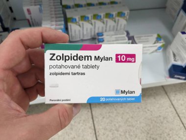 Prag, Çek Cumhuriyeti - 9 Temmuz 2024: ZOLPIDEM MYLAN tablet kutusu MYLAN tarafından kullanılan ZOLPIDEM aktif madde.