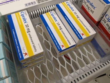 Prag, Çek Cumhuriyeti - 28 Haziran 2024: CIPRALEX kutu dolusu Escitalopram aktif maddesi Lundbeck tarafından, depresyon tedavisi ve anksiyete bozuklukları için kullanıldı.