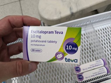 Prag, Çek Cumhuriyeti - 9 Temmuz 2024: ESCITALOPRAM TEVA ilaç kutusu escitalopram aktif maddesi ile birlikte, depresyon, anksiyete, panik bozukluk, obsesif kompulsif kompulsif bozukluk tedavisinde kullanılır