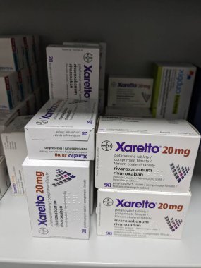 Prag, Çek Cumhuriyeti-6 Haziran 2024. Xarelto, Bayer Sağlık tarafından inme ve kan pıhtılaşmasını azaltmak için ilaç. Rivaroxaban aktif madde.