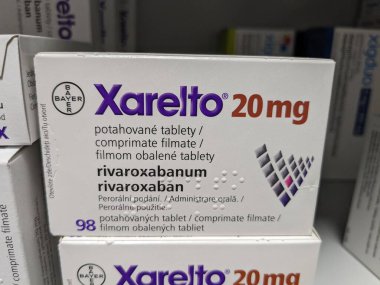 Prag, Çek Cumhuriyeti-6 Haziran 2024. Xarelto, Bayer Sağlık tarafından inme ve kan pıhtılaşmasını azaltmak için ilaç. Rivaroxaban aktif madde.