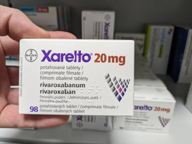 Prag, Çek Cumhuriyeti-6 Haziran 2024. Xarelto, Bayer Sağlık tarafından inme ve kan pıhtılaşmasını azaltmak için ilaç. Rivaroxaban aktif madde.
