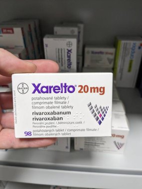 Prag, Çek Cumhuriyeti-6 Haziran 2024. Xarelto, Bayer Sağlık tarafından inme ve kan pıhtılaşmasını azaltmak için ilaç. Rivaroxaban aktif madde.