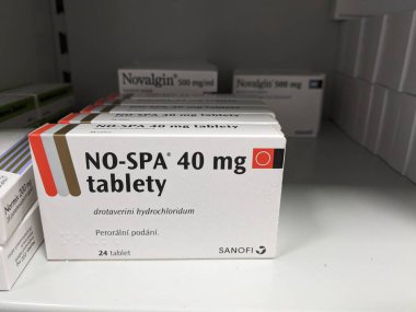Prag, Çek Cumhuriyeti-17 Haziran 2024: Chinoin tarafından karın ağrısı, adet sancıları ve IBS 'nin tedavisinde kullanılan Drotaverine aktif maddeyle dolu HAYIR-SPA kutusu