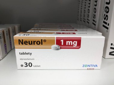 Prag, Çek Cumhuriyeti-17 Haziran 2024: Pfizer 'ın içinde Alprazolam aktif maddesi bulunan nöro-ilaç kutusu, anksiyete bozukluğu ve panik bozukluğunun tedavisinde kullanılır., 