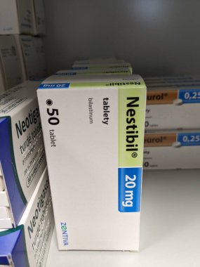 Prag, Çek Cumhuriyeti - 17 Haziran 2024: Faes Farma 'nın Bilastinum aktif maddesi olan NESTIBIL ilaç kutusu, kurdeşen, alerjik rhinitis ve saman nezlesi tedavisinde kullanılır.