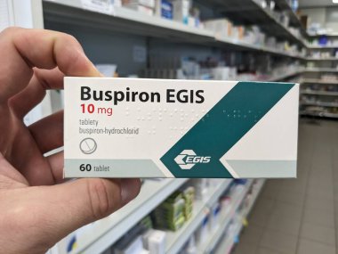 Prag, Çek Cumhuriyeti - 9 Temmuz 2024: EGIS tarafından kullanılan BUSPIRON EGIS tablet kutusu.