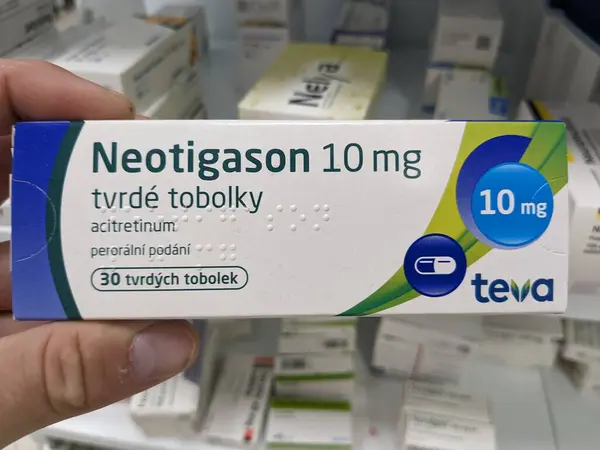 stock image Prague,Czech Republic-August 10 2024: NEOTIGASON box of tablets with ACITRETIN active substance, used for treatment of psoriasis, severe skin disorders.