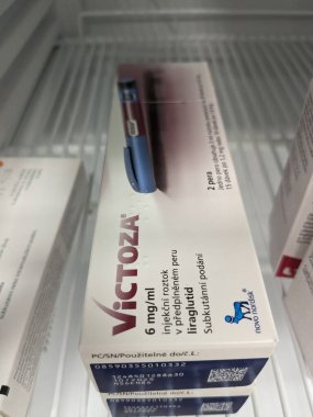 Prag, Çek Cumhuriyeti - 27 Haziran 2024: Novo Nordisk 'in Liraglutide aktif maddesiyle VICTOZA ilacı, diyabet tedavisi için kullanılan Mellitus tip 2, ağırlık yönetimi, hiperglisemi, enjeksiyon