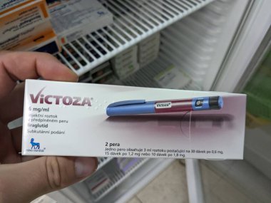Prag, Çek Cumhuriyeti - 27 Haziran 2024: Novo Nordisk 'in Liraglutide aktif maddesiyle VICTOZA ilacı, diyabet tedavisi için kullanılan Mellitus tip 2, ağırlık yönetimi, hiperglisemi, enjeksiyon