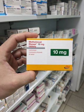 Prag, Çek Cumhuriyeti - 10 Temmuz 2024: Methotrexat Ebewe kutu dolusu ilaç, Ebewe Pharma tarafından metotreksat aktif madde, romatizma, sedef hastalığı ve bazı türlerin tedavisinde kullanılır. 