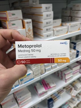 Prag, Çek Cumhuriyeti - 10 Temmuz 2024: METOPROLOL MEDREG ile birlikte METOPROLOL aktif madde, hipertansiyon ve kardiyovasküler sağlık tedavisinde kullanılır.