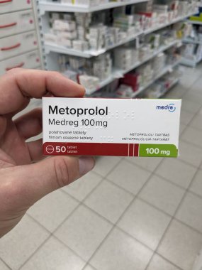Prag, Çek Cumhuriyeti - 10 Temmuz 2024: METOPROLOL MEDREG ile birlikte METOPROLOL aktif madde, hipertansiyon ve kardiyovasküler sağlık tedavisinde kullanılır.