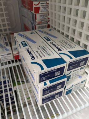 Prag, Çek Cumhuriyeti - 22 Haziran 2024: Ozempic Box. Ozempik ilacın Çek versiyonu. Çek Cumhuriyeti 'nde diyabet tedavisi. Bir paket semaglutid. Diyabet ilacı. Bazen kilo vermek için kullanılıyor.