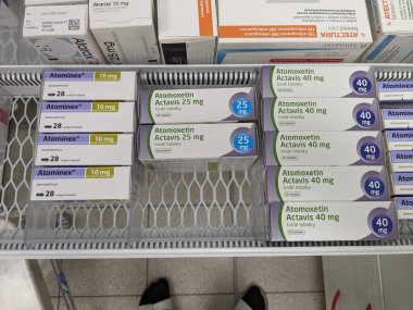 Prag, Çek Cumhuriyeti - 10 Temmuz 2024: ATOMOXETIN ACTAVIS 'in ATOMOXETINE aktif maddesiyle dolu kutusu, ADHD tedavisinde kullanılır.