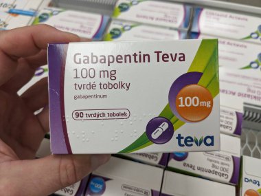 Prag, Çek Cumhuriyeti - 10 Temmuz 2024: GABAPENTIN TEVA ilaç kutusu TEVA tarafından epilepsi ve nöropatik ağrı tedavisinde kullanılan GABAPENTIN aktif madde.