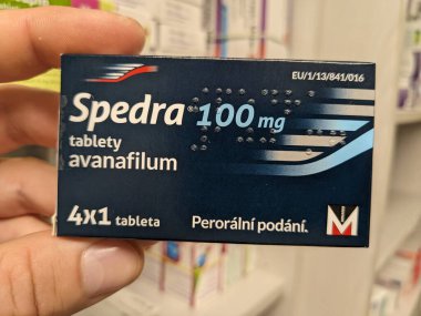 Prag, Çek Cumhuriyeti - 10 Temmuz 2024: SPEDRA ilaç kutusu MENARINI tarafından AVANAFIL aktif madde, ereksiyon bozukluğunun tedavisinde kullanılır.