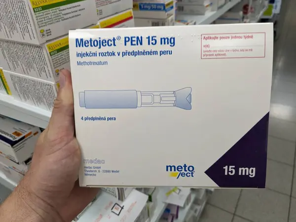 stock image Prague, Czech Republic - July 10 2024: METOJECT PEN box of medication with METHOTREXATE active substance by MEDAC, used for treatment of cancer, rheumatoid arthritis, and psoriasis.