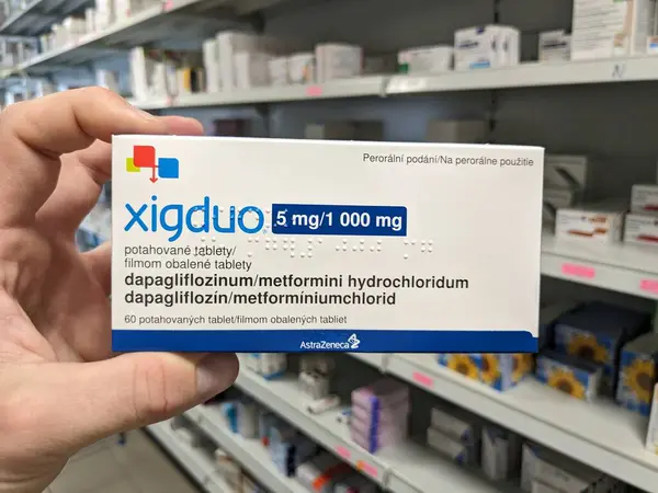 stock image Prague, Czech Republic - July 10 2024: XIGDUO box of medication with DAPAGLIFLOZIN and METFORMIN active substances by ASTRAZENECA, used for treatment of type 2 diabetes and blood sugar control.