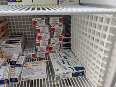 Prag, Çek Cumhuriyeti - 4 Ağustos 2024: Ozempic Box. Ozempik ilacın Çek versiyonu. Çek Cumhuriyeti 'nde diyabet tedavisi. Bir paket semaglutid. Diyabet ilacı. Bazen kilo vermek için kullanılıyor.