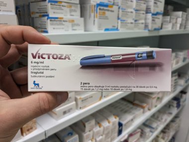 Prag, Çek Cumhuriyeti - 27 Haziran 2024: Novo Nordisk 'in Liraglutide aktif maddesiyle VICTOZA ilacı, diyabet tedavisi için kullanılan Mellitus tip 2, ağırlık yönetimi, hiperglisemi, enjeksiyon