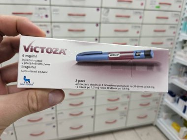 Prag, Çek Cumhuriyeti - 27 Haziran 2024: Novo Nordisk 'in Liraglutide aktif maddesiyle VICTOZA ilacı, diyabet tedavisi için kullanılan Mellitus tip 2, ağırlık yönetimi, hiperglisemi, enjeksiyon