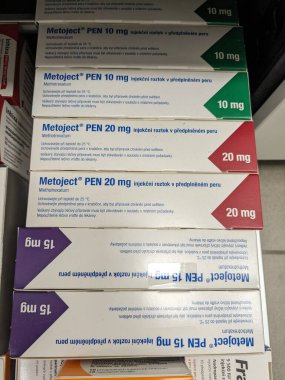 Prag, Çek Cumhuriyeti-Ağustos 16 2024: METOJECT PEN kutulu MEDAC, romatoid artrit ve sedef hastalıklarının tedavisinde kullanılır.