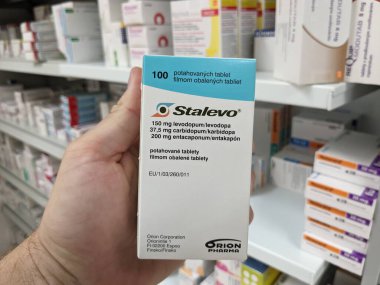 Prag, Çek Cumhuriyeti-13 Temmuz 2024: STALEVO tabletleri LEVODOPA, CARBIDOPA ve NOVARTIS tarafından kullanılan ENTACAPON aktif maddeler.