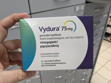 Prag, Çek Cumhuriyeti-8 Nisan 2025: Yetişkinlerde akut tedavi ve migren krizlerinin önlenmesi için kullanılan rimegepantlı Vydura hapları.