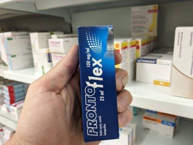 Prag, Çek Cumhuriyeti-8 Nisan 2025: Eklem ve kıkırdak ağrısını azaltmak için kullanılan Prontoflex hapları, genellikle osteoartrit tedavisinde kullanılır..