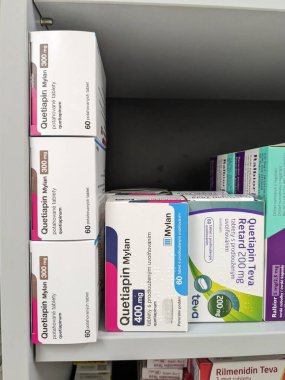 Prag, Çek Cumhuriyeti-10 Ağustos 2024: QUETIAPIN MYLAN kutusunda MYLAN tarafından kullanılan ve bipolar bozukluk ve şizofreni tedavisinde kullanılan QUETIAPINE aktif madde.