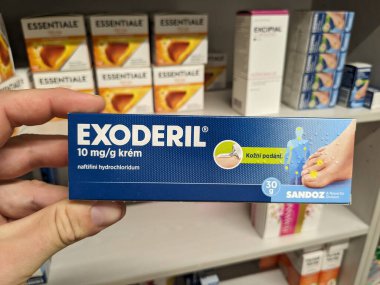 Prag, Çek Cumhuriyeti - 9 Temmuz 2024: SANDOZ 'un NAFTIFINE aktif maddesiyle EXODERIL ürünleri, sporcu ayağı, sporcu kaşıntısı ve mantar enfeksiyonları için kullanılır..