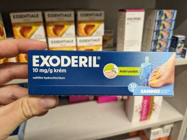 Prag, Çek Cumhuriyeti - 9 Temmuz 2024: SANDOZ 'un NAFTIFINE aktif maddesiyle EXODERIL ürünleri, sporcu ayağı, sporcu kaşıntısı ve mantar enfeksiyonları için kullanılır..