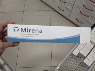 Prag, Çek Cumhuriyeti - 9 Temmuz 2024: MIRENA intrauterine device with LEVONORGESTREL active matter by BAYER, used for birth control and preeption.