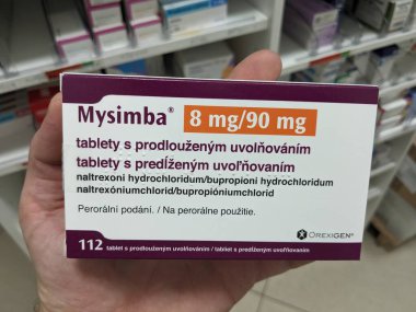 Prag, Çek Cumhuriyeti - 9 Temmuz 2024: OREXIGEN THERAPEUTICS tarafından kullanılan NALTREXone ve BUPROPION aktif maddeleri içeren MYSIMBA tabletleri.