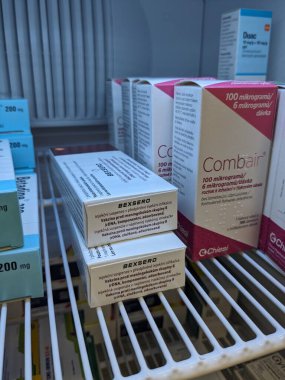 Prag, Çek Cumhuriyeti - 28 Ağustos 2024: BECLOMETHASone ve CHIESI tarafından aktif maddelerle birlikte COPD yönetimi ve astım için kullanılan COPD astım ilacı.