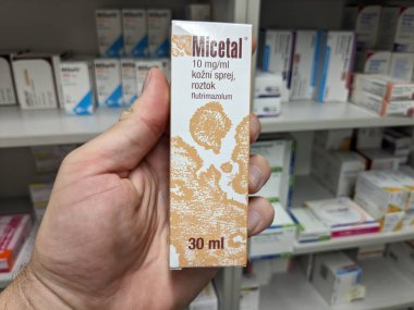 Prag, Çek Cumhuriyeti - 13 Temmuz 2024: ANGELINI 'nin FLUTRIMAZOLE aktif maddesiyle birlikte MICETAL kremi, mantar enfeksiyonlarının tedavisinde kullanılır.
