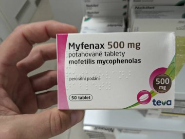 Prag, Çek Cumhuriyeti - 13 Temmuz 2024: MYFENAX tabletleri MYCOPHENOLIC ACID aktif madde, organ nakli hastaları için bağışıklık baskılayıcı olarak kullanılır.