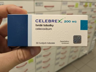  Prag, Çek Cumhuriyeti-17 Haziran 2024: Desitin tarafından epilepsi, nöbet ve epileptik nöbetlerin tedavisinde kullanılan Valproik asit içeren Orfiril Long ilaç kutusu