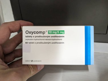 Prag, Çek Cumhuriyeti - 13 Temmuz 2024: OXYCODone tabletleri GLENMARK tarafından aktif madde, ağrı kesici olarak kullanılır.