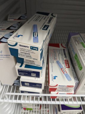 Prag, Çek Cumhuriyeti - 17 Haziran 2024 Semaglutide aktif maddesiyle birlikte Novo Nordisk tarafından diyabet tedavisi için kullanılan ilaç kutusu, Tip 2 diyabet