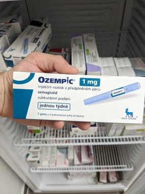 Prag, Çek Cumhuriyeti - 17 Haziran 2024 Semaglutide aktif maddesiyle birlikte Novo Nordisk tarafından diyabet tedavisi için kullanılan ilaç kutusu, Tip 2 diyabet