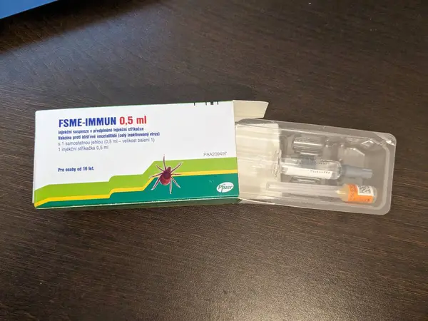Prag, Çek Cumhuriyeti 22 Mayıs 2024: FSME-IMMUN 0,5 ml aşı Pfizer, kene kaynaklı ensefalit aşısı Tik aşısı, bu aşı