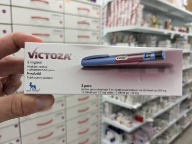 Prag, Çek Cumhuriyeti - 28 Haziran 2024: Novo Nordisk 'in Liraglutide aktif maddesiyle VICTOZA ilacı, diyabet tedavisi için kullanılan Mellitus tip 2, ağırlık yönetimi, hiperglisemi, enjeksiyon