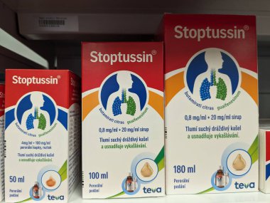 Prag, Çek Cumhuriyeti-9 Ekim 2024: STOPTUSSIN by TEVA, boğazı yatıştırmak ve seyrelten mukusu yatıştırmak için kullanılan öksürük baskılayıcı ve sıkboğaz kesicidir.