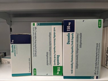 Prag, Çek Cumhuriyeti-9 Ekim 2024: DAXANLO DABIGATRAN KRKA tarafından, DABIGATRAN içeren, kan pıhtılaşmasını önlemek ve atriyal fibrillat olan hastalarda felç riskini azaltmak için kullanılan bir antikoagülan.