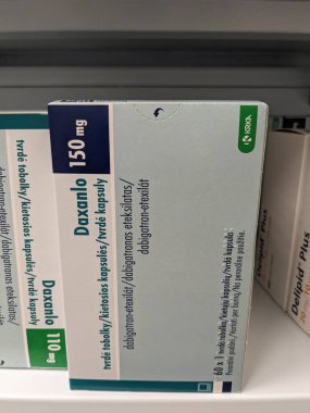 Prag, Çek Cumhuriyeti-9 Ekim 2024: DAXANLO DABIGATRAN, DABIGATRAN içerir, kan pıhtılaşmasını önlemek ve atriyal fibrilasyonu olan hastalarda felç riskini azaltmak için kullanılan bir antikoagülan..