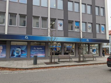 Havlickuv Brod, Çek Cumhuriyeti-9 Ekim 2024: O2, yenilikçi dijital çözümleri ve mükemmel müşteri desteği ile mobil, internet ve televizyon hizmetleri sunan bir telekomünikasyon sağlayıcısıdır..