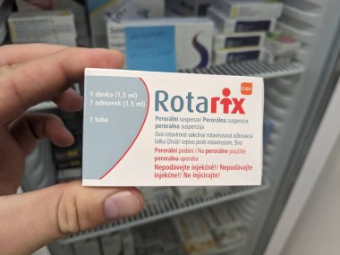 Prag, Çek Cumhuriyeti - 12 Aralık 2023: Çek ilaç şirketi GSK tarafından üretilen ROTARIX enjeksiyon aşısı kutusu